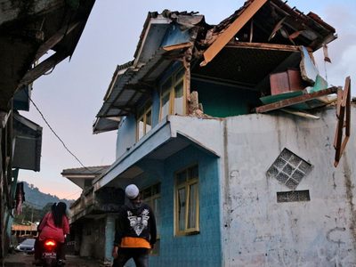Un terremoto golpea con dureza a Indonesia y deja varias víctimas
