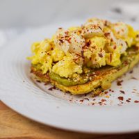 Tostados keto sin harina común: con 1 huevo y estos ingredientes, prepará la versión más proteica y rica