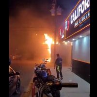 Usaron gasolina y un soplete para quemar el bar de San Luis Río Colorado; ya son 12 muertos (Video)