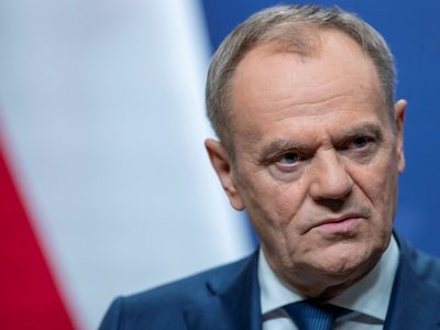 Primer ministro de Polonia defiende plan para pausar el derecho de asilo
