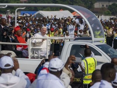 Papa Francisco dice a víctimas del Congo: "Su dolor es mi dolor"