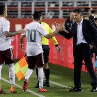 'No se puede obligar a los jugadores” a ir con la selección, responde Suker a crítica de Osorio