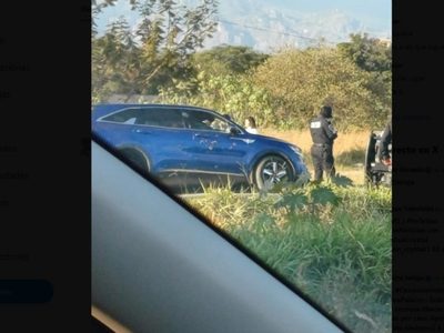 Balean una camioneta en Yautepec; asesinan a dos mujeres y un hombre