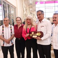 Entregan las llaves de Laredo, Texas al gobernador Américo Villarreal