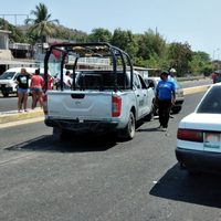 Policías y Guardia Nacional se enfrentan a autodefensas en Acapulco; hay tres muertos