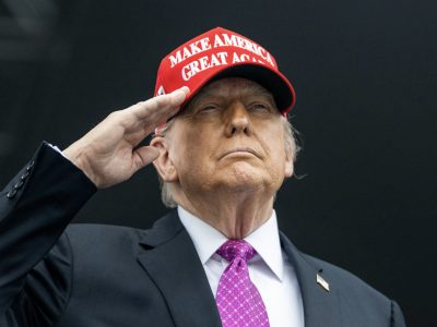 Trump propone disparar el gasto de defensa a 1.5 billones de dólares debido a “tiempos peligrosos”