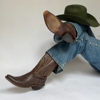 Dale un respiro a las botas texanas, mirá cuál es el calzado furor en los 70 que promete ser tu mayor aliado