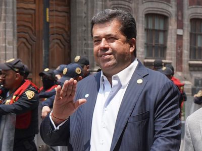 Pedro Haces desata críticas en Morena por recibir a rabino israelí en San Lázaro