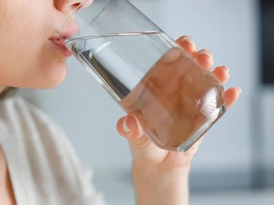 Cinco trucos para beber más agua