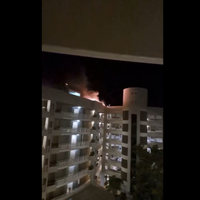 Un helicóptero que volaba sin autorización se estrella en el tejado de un hotel (Video)