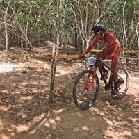 Ulloa, el joven maravilla que ilusiona montado en su bicicleta
