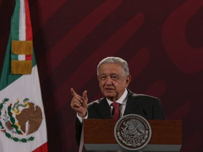 En los libros de texto sí hay errores, pero “muy pocos”: AMLO