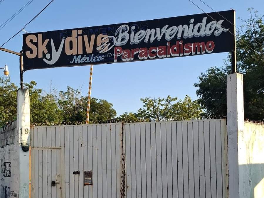 Muere mujer canadiense en accidente de paracaidismo en Tequesquitengo