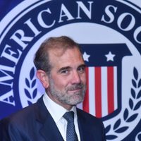 Lorenzo Córdova gana amparo a la SEP para que lo borren de los libros de textos gratuitos