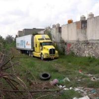 Tráiler peregrina con 157 cuerpos por saturación de panteones en Jalisco; ONGs piden trato digno