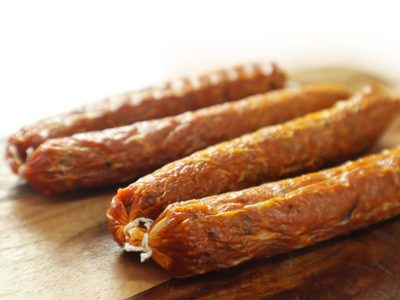 Chorizos sin carne: jugatela este fin de semana con la receta más jugosa y rica para hacer a la parrilla