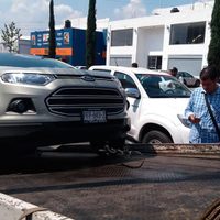 Taxistas retienen unidades Uber tras entrar en operación en Morelia y Uruapan