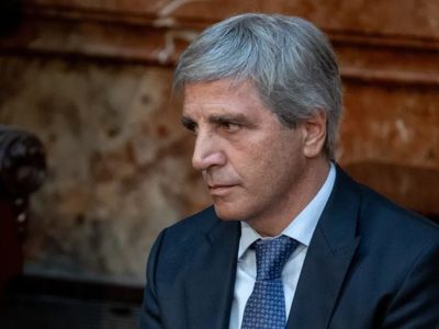 Vuelven a instaurar un cepo al dólar para ahorristas: en qué consiste