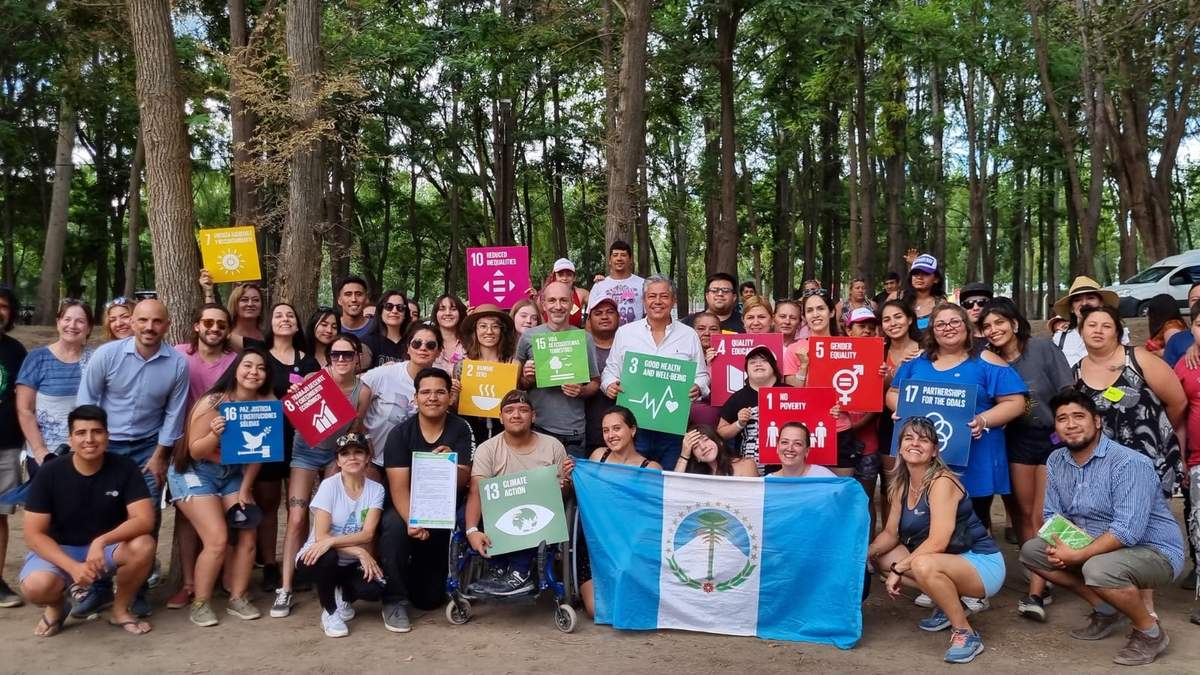 Figueroa y Ruiz juntos por una campaña responsable con el medioambiente. Fuente: (Facebook)