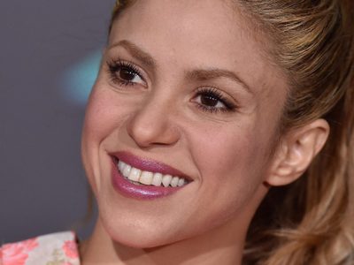 ¡Imperdible! Pepe Aguilar difundió una encantadora imagen del pasado de Shakira y ella lo ignoró