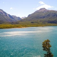 Turistas denunciaron que un catamarán contamina el Lago Nahuel Huapi