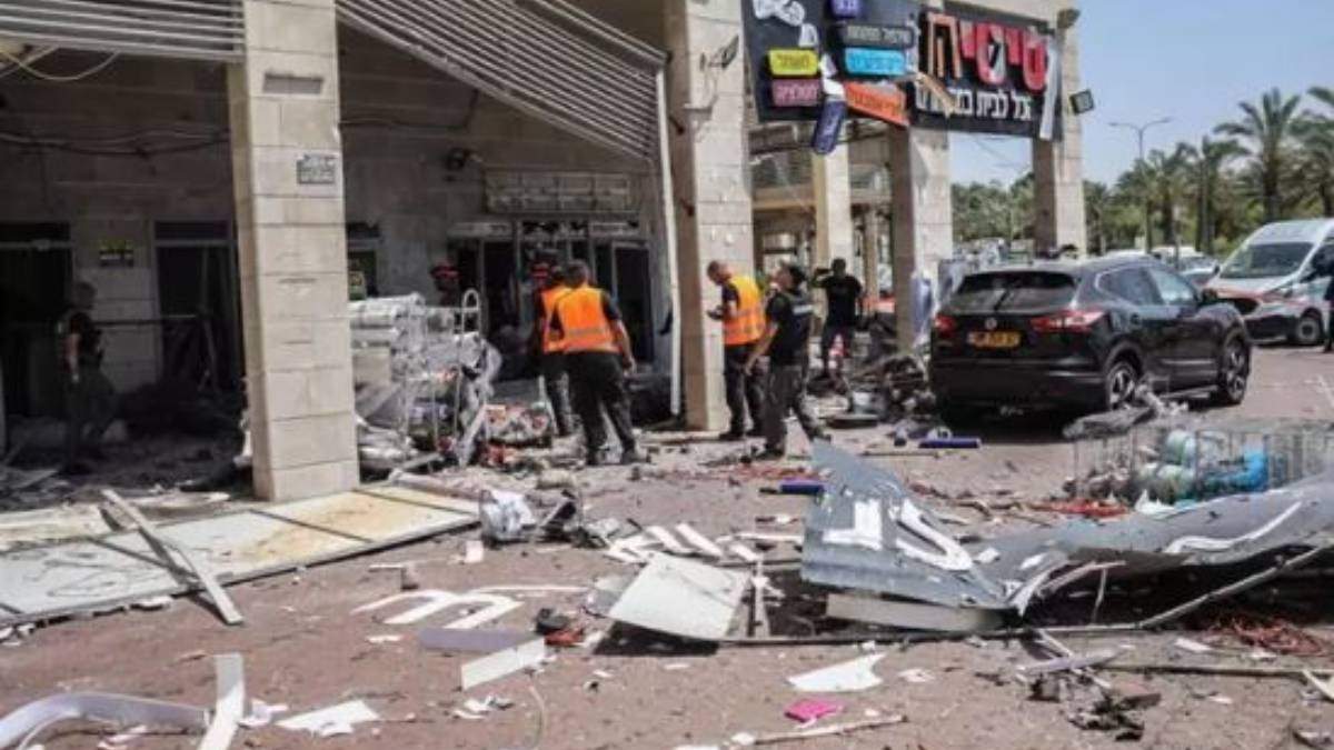 Daños en la ciudad de Ascalón, sur de Israel, por el impacto de proyectiles disparados desde la Franja de Gaza