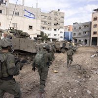 Israel combate a milicianos en ciudades de Gaza, los civiles siguen atrapados en el fuego cruzado
