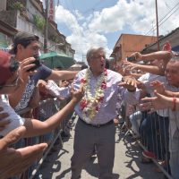 Eva Cadena y conato de pleito, en gira de AMLO por Veracruz
