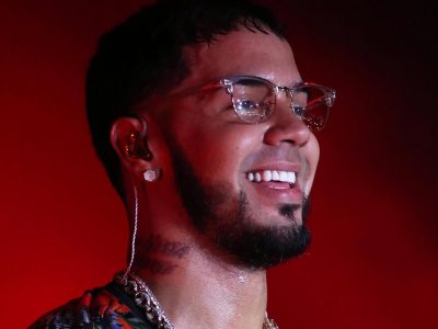 ¡ESCÁNDALO! Anuel AA recibe una dedicación de su ex y... ¿Supera a Karol G?