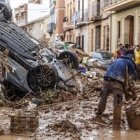 Cientos de españoles se vuelcan hacia Valencia para ayudar a afectados de DANA