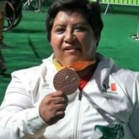 Catalina Díaz, de 52 años, amarra el bronce en powerlifting
