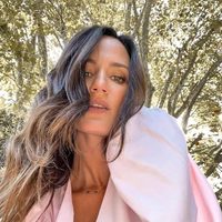 Paula Chaves se anima a la autenticidad y marca tendencia con un calzado lleno de estilo