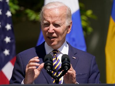 Biden expresa sus condolencias a Carlos III en un primer contacto telefónico