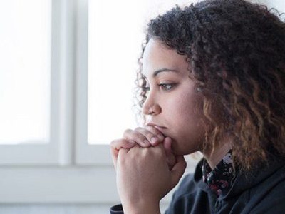 Si los domingos te invade la tristeza, esto es lo que dice la psicología sobre tu estado emocional