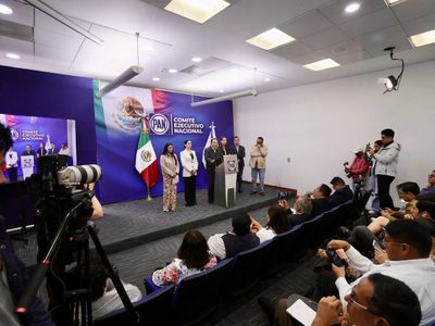 La campaña de promoción de Andrea Chávez es "lavado de dinero y huachicol médico”: PAN