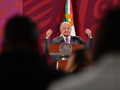 “Salieron unos memes buenísimos” dice AMLO sobre su respuesta al Parlamento Europeo