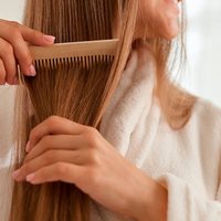 Lo que no sabías de la menta: cómo utilizarla para combatir el cabello graso