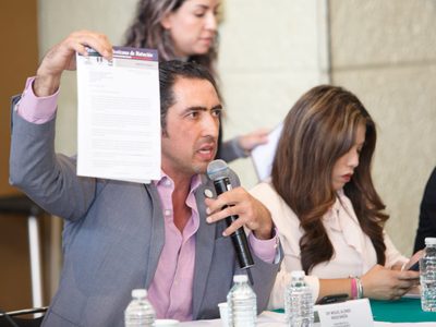 Denuncian favoritismo de Ana Guevara; aumenta beca a nadadora sin haber competido
