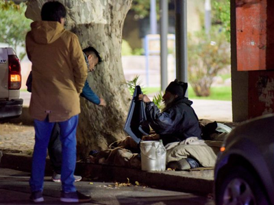 Luchar contra el frío: la cruda realidad de las personas en situación de calle en Mendoza