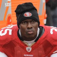Exjugador de NFL se suicida tras matar a cinco personas