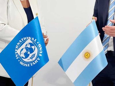 El Fondo Monetario Internacional aprobó el desembolso de 7.500 millones de dólares para la Argentina