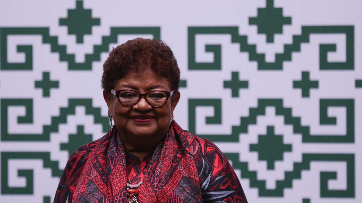 Ernestina Godoy. Cuatro años más