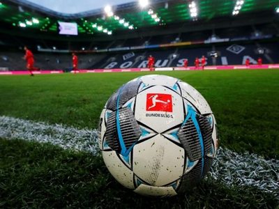 ¿Se cancela la vuelta del fútbol alemán por nuevos positivos de coronavirus?