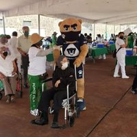 Botargas y música de cuerdas amenizan vacunación