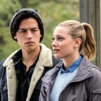 Por fin: se conoció el motivo que llevó a Lili Reinhart y a Cole Sprouse a terminar con su relación