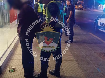 En una redada nocturna detuvieron a cuatro personas que tenían pedido de captura por robo y hurto