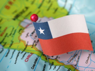 Buenas noticias para Chile: el laboratorio chino Sinovac instalará dos fábricas en el país