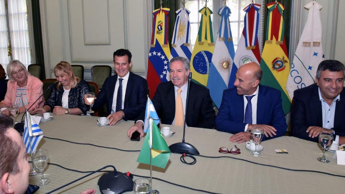 Reunión del Parlasur. Fuente: (Instagram).