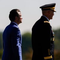 El secretario de Defensa de EU pide la renuncia del jefe militar del Ejército en plena guerra