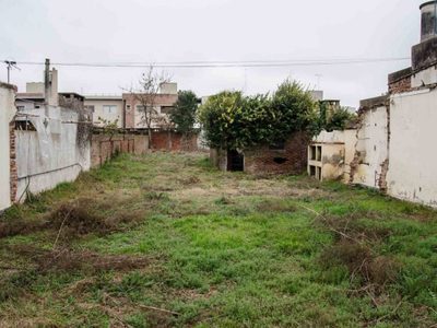 Proponen que adjudicatarios que no hicieron obras paguen tasa de baldío a los 24 meses de recibir el lote